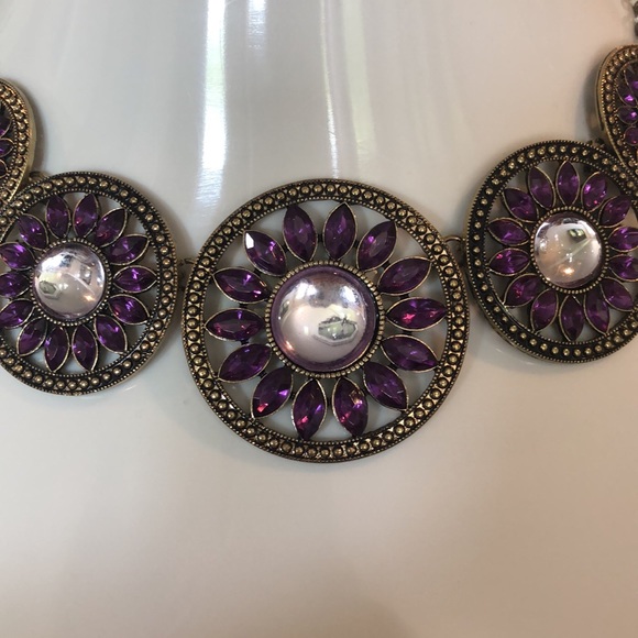 CHARMING CHARLIE FLORAL NECKLACE - Picture 2 of 6